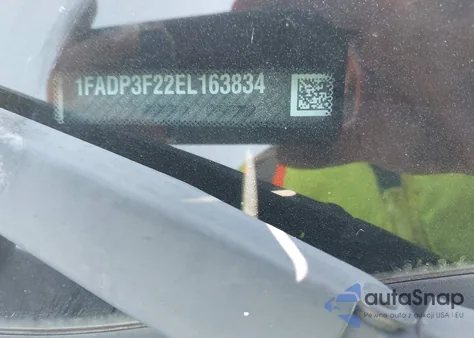 2014 Ford Focus Se z USA, uszkodzony, nr VIN 1FADP3F22EL163834